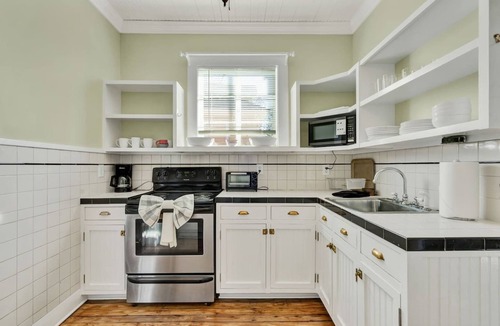 Saint Andrews House | Midtown Hideaway - simple, cozy and convenient