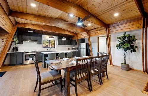 Williams Cabin | Mighty Moose, Epic Game Lodge Near Grand Canyon Sleeps 10