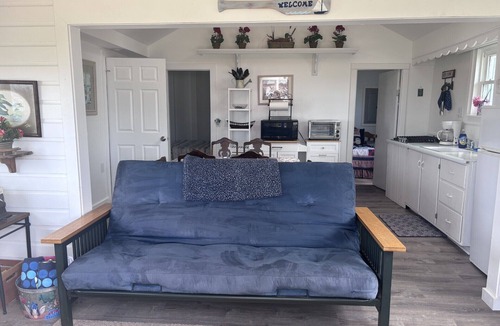 Cape Vincent Cottage | Million Dollar Sunsets on the St Lawrence - Thousand Islands Waterfront Cottage!