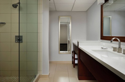 Brooklyn Park Hotel | Minneapolis Marriott Northwest Hotel & Conference Center