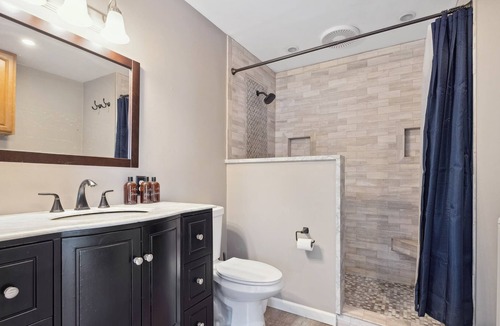 Georgetown House | Minutes to Notre Dame! - The Light on Brighton