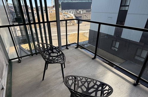 Plateau Apartment | Modern 1BD Sainte-Foy Suite w/Indoor Pool, Gym, Yoga Studio & Rooftop