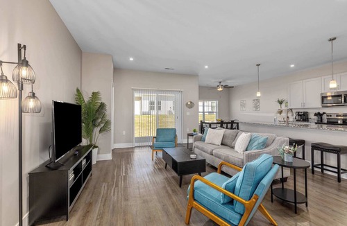 Grandville Condo | Modern 2BR + 2BA Condo with Garage & Patio