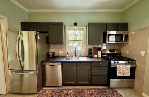 Bloomington House | Modern 2BR Charmer Heart of BloNo