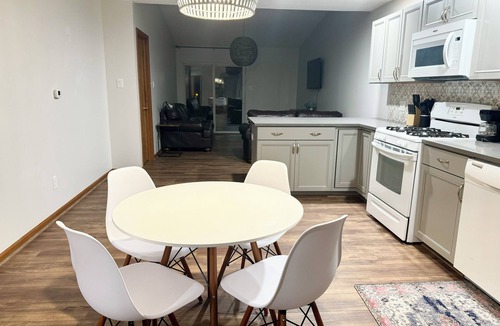 Wheeler House | Modern 2BR Close to Indiana Dunes, Beaches & Downtown Chesterton!