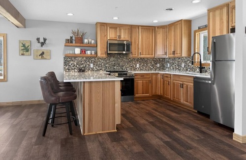 Onamia Villa | Modern 3BR Lakefront Townhome Izatys Golf & Mille Lacs