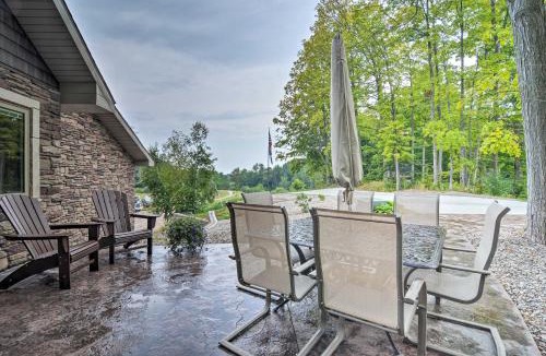 Arcadia House | Modern Arcadia Farmhouse on 80 Acres w/Fire Pit!