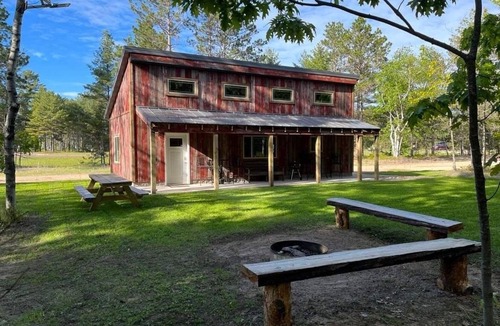 Au Train Cabin | Modern Cabin to relax and unwind