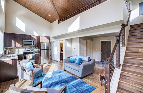 Brightwood Ski Chalet | Modern Chalet Mt. Hood Village