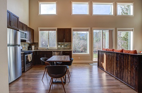 Brightwood Ski Chalet | Modern Chalet Mt. Hood Village