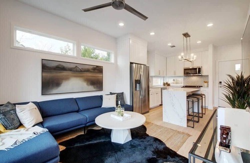East MLK House | Modern Construction with Private Hot Tub