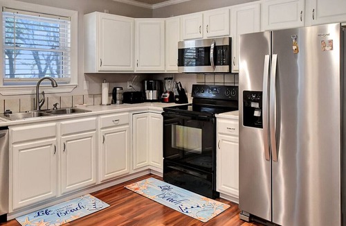 Kreole House | Modern & Cozy 3BR/2BA Netflix Big Parking