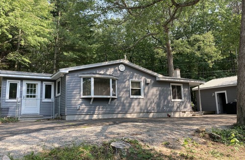 Caseville Cabin | Modern cozy cottage walk to beach and trails