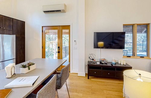 Concord Cottage | Modern creekside cottage with patios, yard & great location for exploring
