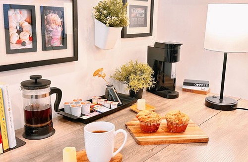 Downtown Apartment | Modern Downtown 1BR Retreat Walk to PPAC Full Kitchen & W/D