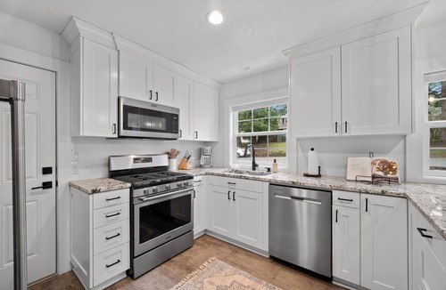 Lake Oswego House | Modern Downtown Lake Oswego Home!