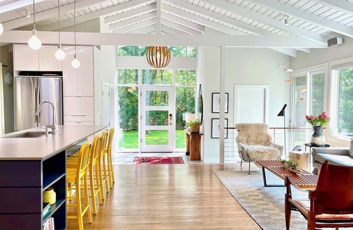 Springs House | Modern East Hampton Getaway