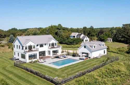 Southold House | Modern Farmhouse Private Estate, 6.5 acres