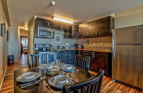 Lincoln City Condo | Modern Ground Floor Beachfront Condo Suite - Sleeps 4 - Pool and Sauna!