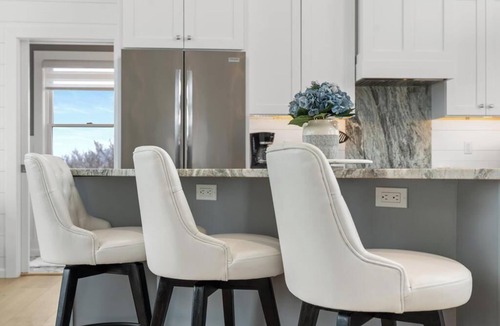 Harbor Springs House | Modern Lake Michigan Retreat! Stunning Views & Cozy Fireplace in Sturgeon Bay