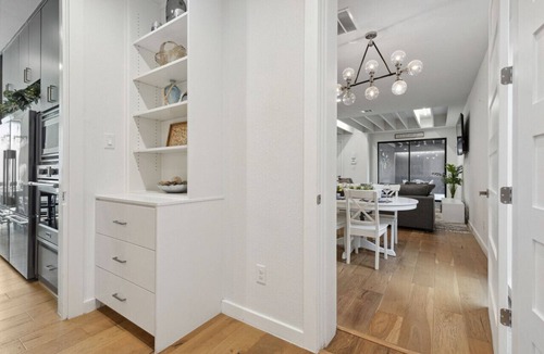 Old East Dallas House | Modern Luxury 8 Bedroom/8 Bath Connected Duplex