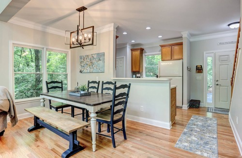 Big Canoe Cabin | Modern Mountain Retreat, Big Canoe, Views, Hot Tub, Game Room, Pet friendly