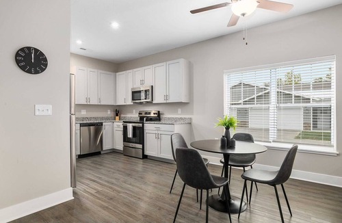 Grandville Condo | Modern New Build 4BR 4BA (2 Condos) Garage/Patio