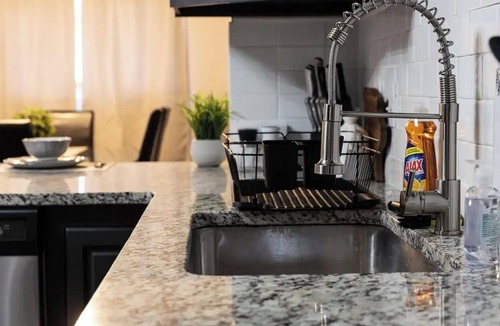 Redford House | Modern Oasis, 20 minutes from Downtown