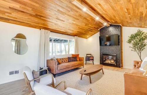 Tierra Del Mar House | Modern Oregon Cottage w/Hot Tub: Walk to Beach!