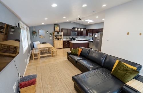 Oatfield House | Modern, pet friendly1/3 acre home just 25 minutes to downtown Portland