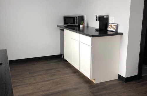 North Muskegon Apartment | Modern Private Queen Studio Near Downtown Muskegon - Room #5