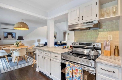 Noyack House | Modern Sag Harbor Escape, Moments from the Water and Long Beach to View.