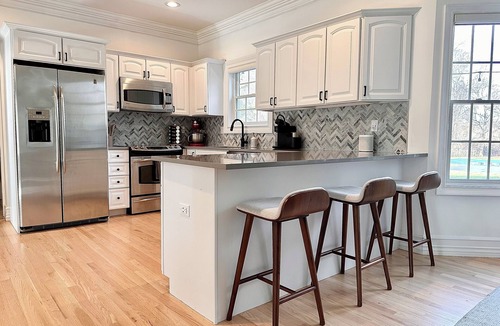 Southold House | Modern & Spacious, Heated Pool, Kenneys Beach