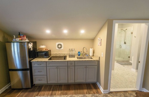 Wakefield-Peacedale Apartment | Modern Studio Apt - 10 min to Narragansett Beach/URI