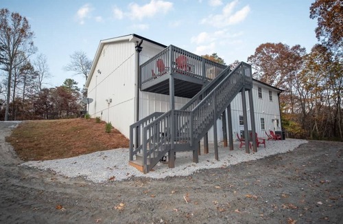 Dawsonville House | Modern Studio home 2 bed mins from Dawnsonville