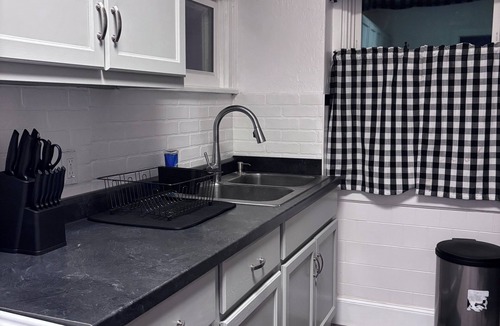 Norwood House | Modern Top Level Escape - Stylish, Clean and Central