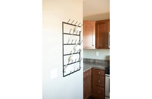 Houghton House | Modern Townhouse Walking Distance to Downtown