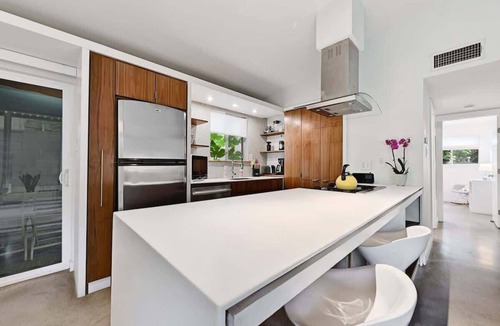 South River City House | Modern Travis Heights | SoCo + Pet-Friendly