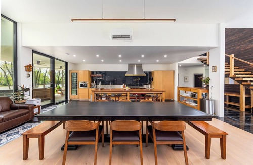 Ann Arbor House | Modern, Ultra-Luxurious, 5 BR/4.5 BA Home on a quiet wooded lake in Ann Arbor