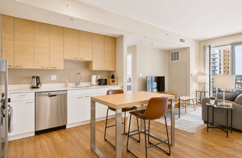 Stamford Apartment | Modern Waterfront Apt in Harbor Point