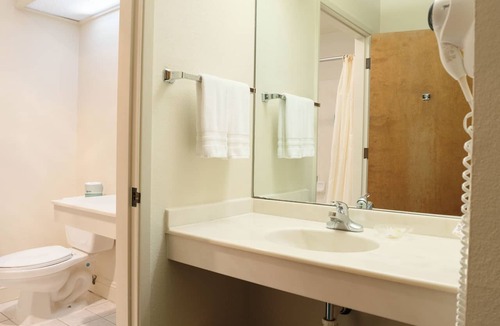 Pacific Grove Hotel | Monarch Resort