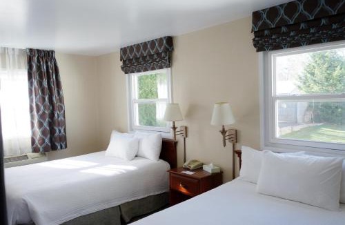 Great Barrington Hotel | Monument Mountain Motel