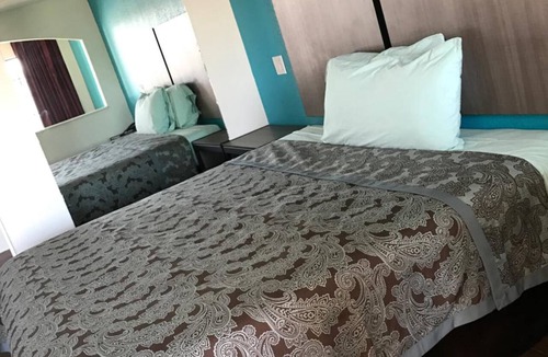 Jersey Village Hotel | Moonlight Inn