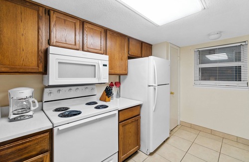 Lower Grand Lagoon Apartment | Moonspinner by Book That Condo