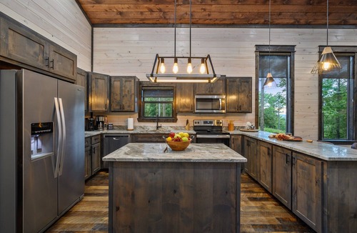 Broken Bow Cabin | Moonstone Ridge - Centrally Located Cabin for 6