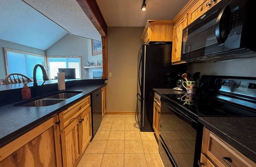 Wakefield Condo | Moosehead Lodge - Ski in/Ski Out on Voyager Trail