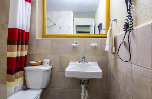 South Central Houston Hotel | MorningSide Inn