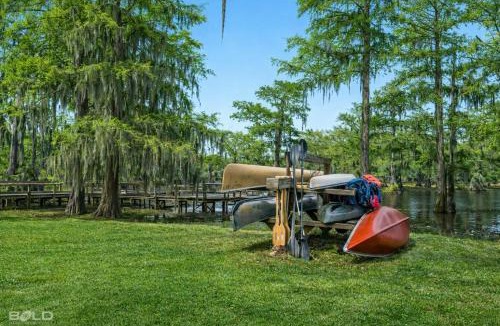 Uncertain House | Moss Stone Lodge Private Dock Access, Kayaks
