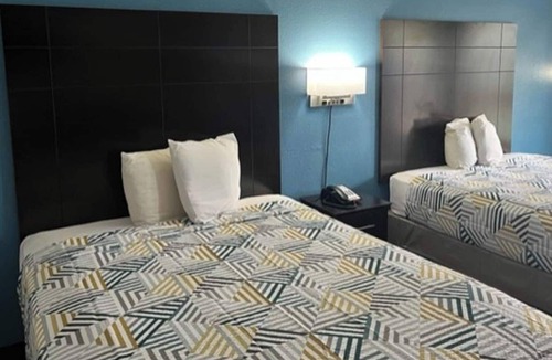 Broadmoor Hotel | Motel 6 Baton Rouge, LA - East - I-12