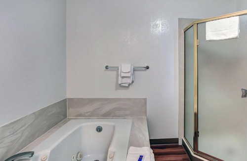 Coos Bay Hotel | Motel 6-Coos Bay, OR